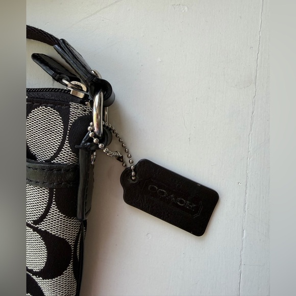 Gorgeous COACH Black & Gray Signature Crossbody. Very clean EUC - Picture 8 of 13